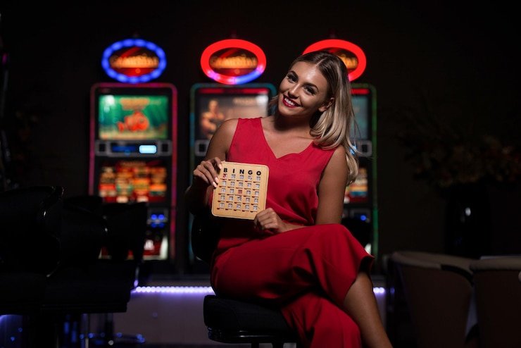 rtsslot live baccarat table with dealer visible on mobile screen, low-data mode active